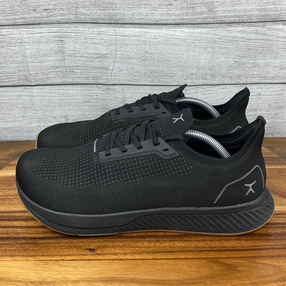 Flux Footwear Adapt Runner Black Gum Sole Running Shoe Men’s Sneaker Size 12
